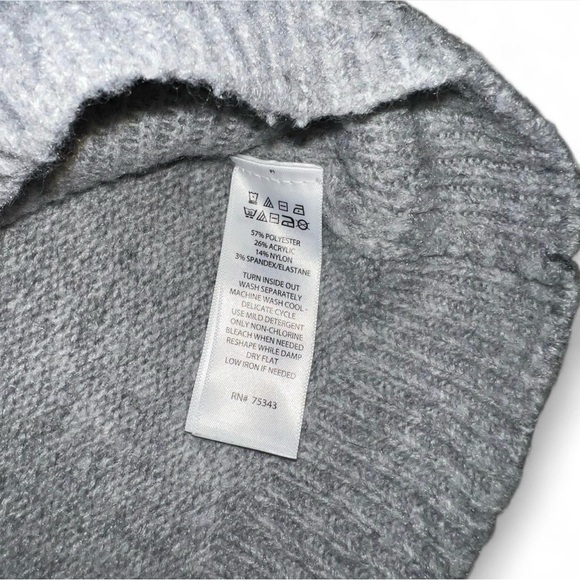 cupcakes & cashmere Gray Sweater with Polar Bear Motif - Picture 4 of 5